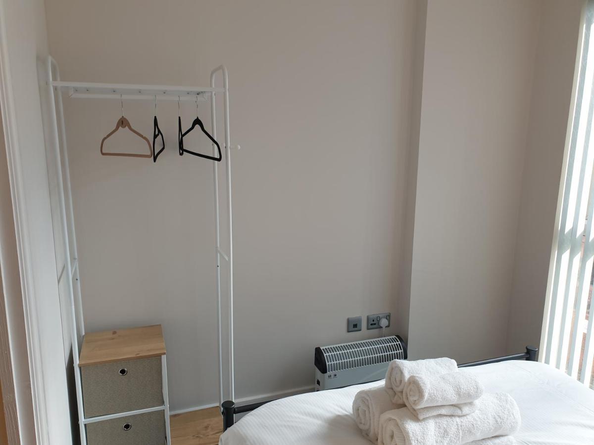 Birmingham Emerald, 2 Bedroom Apartment エクステリア 写真